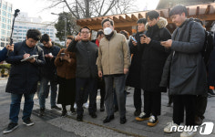 사직동 일대 둘러보는 이낙연 전 총리