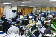 [르포]2명 확진 광주 광산구 몸 고되지만 추가 환자 없어야죠