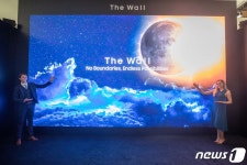 마이크로 LED 기반의 더 월(The Wall)을 소개합니다