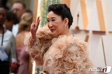 [아카데미] 샌드라 오, 기생충 각본상에 