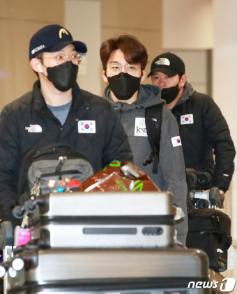 박지원, 입국하는 쇼트트랙 에이스