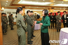 인사소청 제기한 변희수 前하사…여군 재입대도 쉽지않아