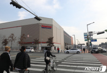 신종 코로나 확산 생필품 구매하려는 시민들