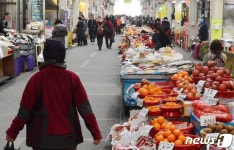 코로나19 확진 부부 다녀간 청주육거리시장 한산