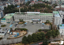 코로나19에 뚫린 대구시청 별관
