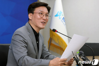 신경민 꺾은 김민석 