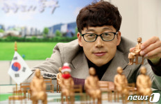 대전 동구 한용규 주무관,  작은 소녀상 지인들에게 선물