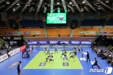여자 배구 경기 무관중 진행