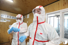 [뉴스1 PICK]잠시 의사로 돌아 간 안철수…네티즌 잘한 선택