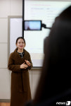 코로나 19여파...온라인 강의 제작해요