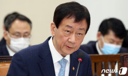국회 행안위 출석한 진영 장관
