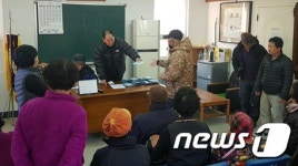 마을 6개·우체국 1개인 섬속의 섬, 이장님 마스크 배달부 변신