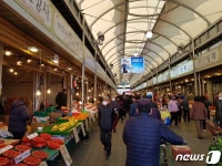 [르포]IMF는 직격탄, 코로나는 숨통조여…도매시장까지 켜진 빨간불