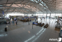 인적 끊긴 인천공항