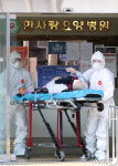 한사랑요양병원 확진자 이송하는 대구소방