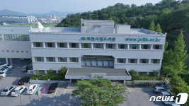 제천시립도서관 북 드라이브 스루 운영