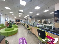 파주시, 민원창구에 코로나19 예방 투명 가림막 설치