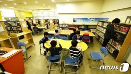 군산시립도서관, 안전하고 편리한 책 대출서비스 확대 운영
