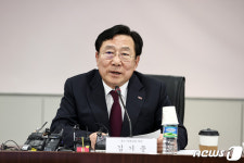 김기문 중기중앙회장 코로나19로 최저임금 걱정 차등적용 해야