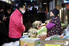 통인시장 상인 만난 황교안