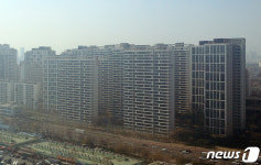 서울 아파트값 39주만에 하락...코로나19 등 여파