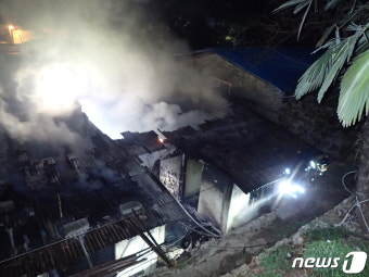 부산 부산진구 범천동 주택 화재…1명 부상