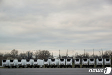 美 코로나 누적 확진자 40만명 넘어…하루 1300명↑ 사망(상보)