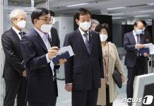 국가정보자원관리원 찾은 진영 행안부 장관
