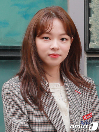 조유정, 사전투표하러 온 신인배우