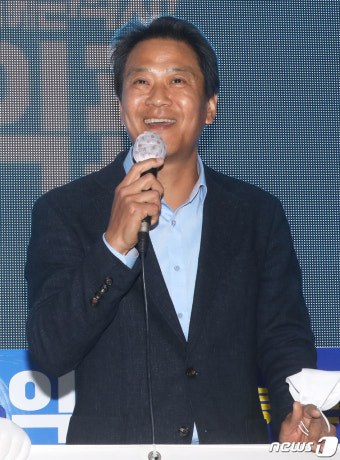 임종석 전 비서실장 '홍익표 믿어주세요'