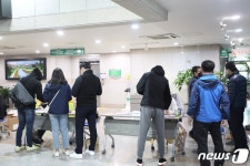 정치인들 좋은 정치로 보답해야…코로나 속에서도 소중한 한표 행사