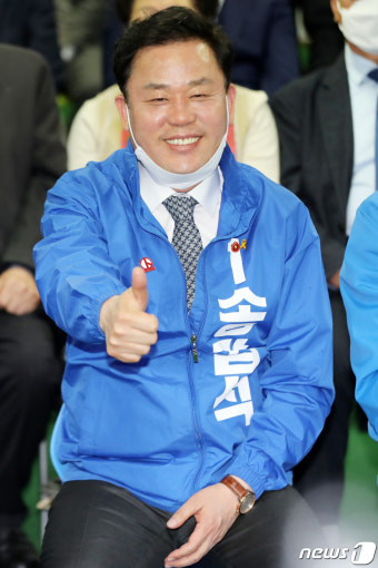 [당선인] 전대협 의장 출신 송갑석, 광주 서갑서 재선 성공