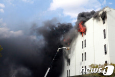 담배꽁초에 타버린 220억원…군포 물류센터 화재 26시간만에 진화(종합2보)