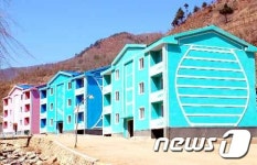 자력갱생으로 전변한 北 남천광산마을 살림집들