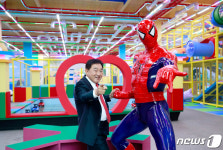 임채무, 전재산 털어 두리랜드 재개장