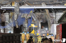 굴삭기 동원된 현장 조사