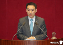 인터넷전문은행법 반대 토론하는 채이배 의원