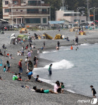 해변가 찾은 시민들