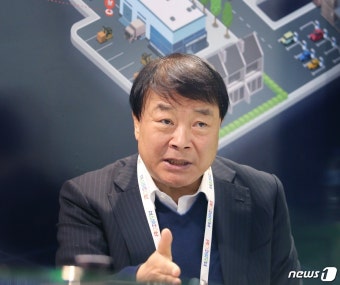 '기업사냥꾼 오명' 김상철 회장 체제 10년새 매출 7배…한컴 '환골탈태'