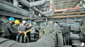 발전 설비 점검…동평양화력발전소 노동자들