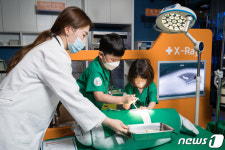 물범 몸 속 플라스틱 쓰레기를 제거해보자!
