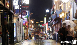 또다시 찾아온 코로나 공포... 썰렁한 이태원 거리