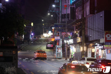 한산한 이태원 주말밤