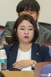 생각에 잠긴 용혜인 당선인