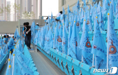 무관중 경기 힘내라 대구FC 엔젤클럽 응원깃발 1만개 설치