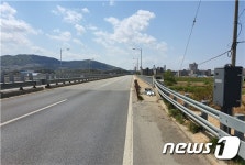 충주국토관리사무소 이천시 장호원교에 가로등 16개 설치