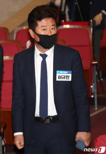 당선인 총회 참석한 이규민