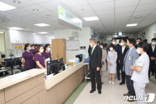 대구보훈병원 직원 격려하는 박삼득 보훈처장
