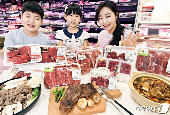홈플러스 '다양한 고기를 저렴하게' | 포토뉴스