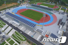 시민보다 잔디가 우선 충주종합운동장은 그림의 떡